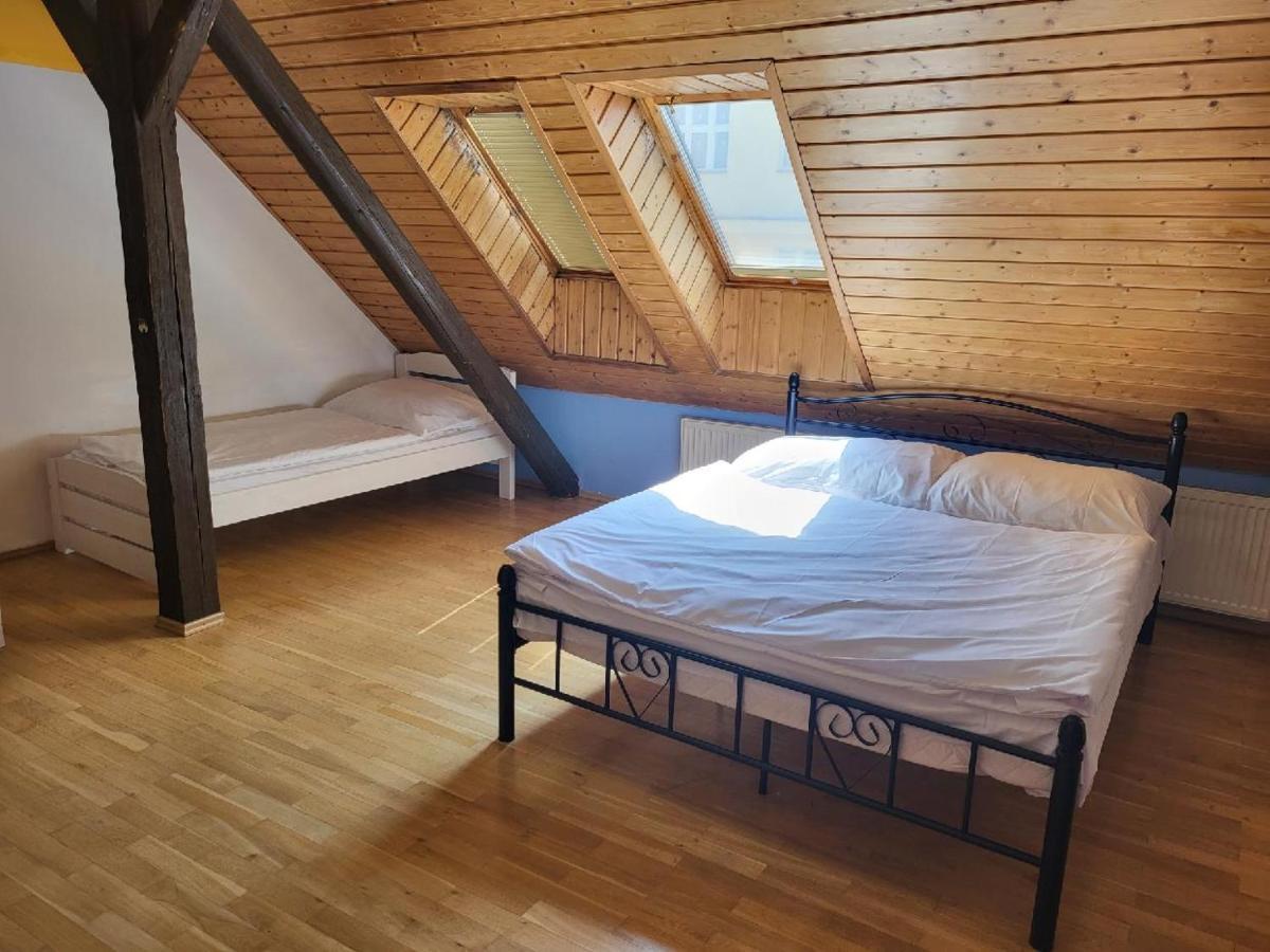 Sunflower Prague Apartments And Suites المظهر الخارجي الصورة