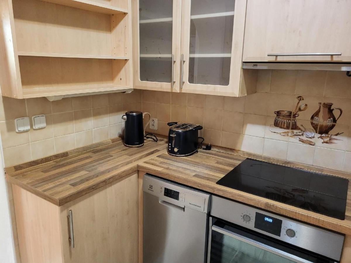 Sunflower Prague Apartments And Suites المظهر الخارجي الصورة