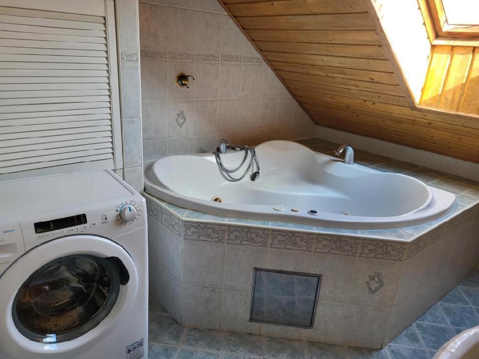 Sunflower Prague Apartments And Suites المظهر الخارجي الصورة