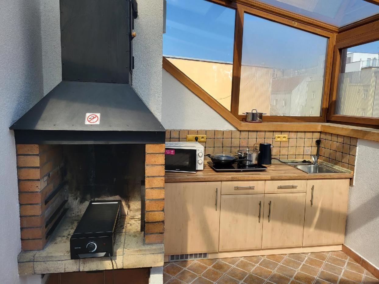 Sunflower Prague Apartments And Suites المظهر الخارجي الصورة