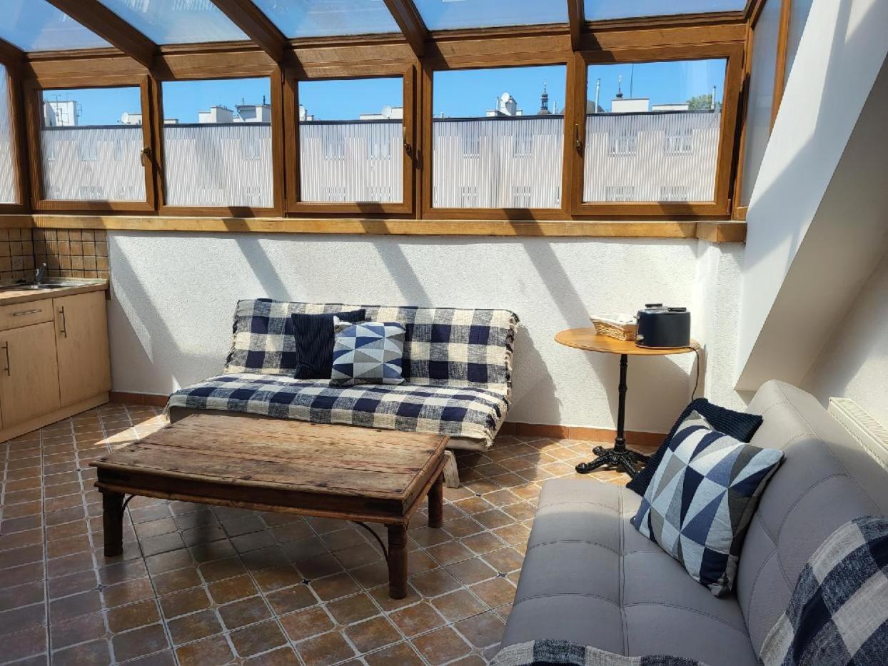 Sunflower Prague Apartments And Suites المظهر الخارجي الصورة