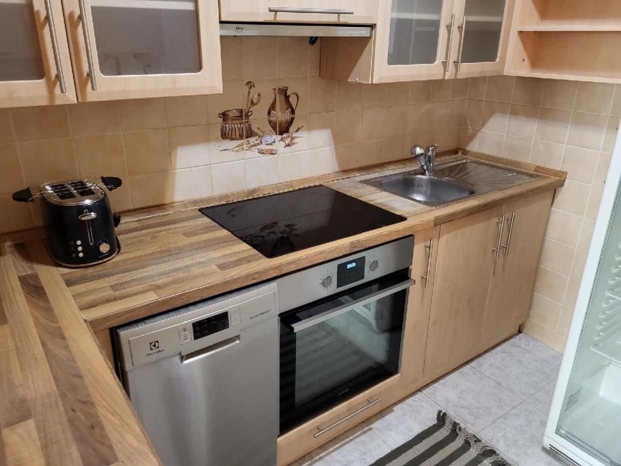Sunflower Prague Apartments And Suites المظهر الخارجي الصورة